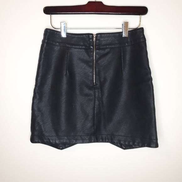 Jack BB Dakota Faux Leather / Pleather Skirt - Picture 2 of 9